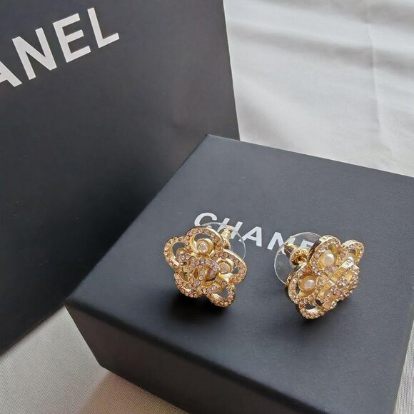 Chanel CC Logo Camelia Flower Rhinestone & Pearl Pierced Earrings in Gold Tone - Picture 5 of 5